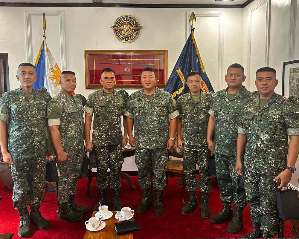 Newly graduates of Sergeant Major Course made courtesy call to Commandant